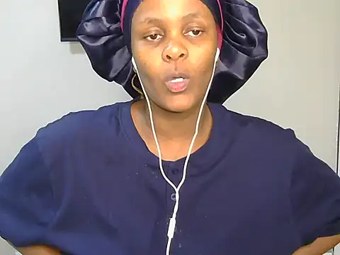 Sultry Booty online show from 10.18.25