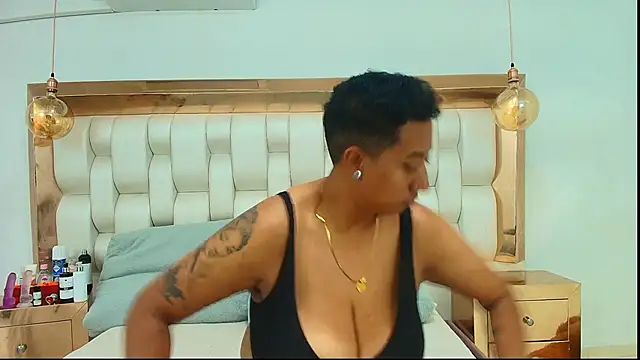 TiffantyAndStacy online show from 10.31.25