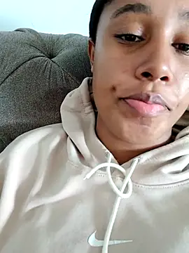 MoniqueMulberry online show from 12.02.25