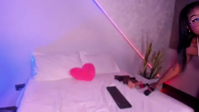 Kishalove  online show from 11.25.25