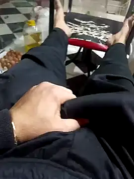 Snapshot of anis3g4 chatting on 12.13.25 anis3g4 online show from 12.13.25