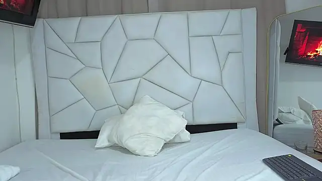 Paulaboterom online show from 10.09.25