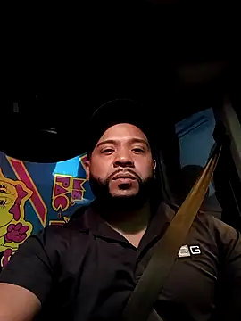 Snapshot of tripping385 chatting on 09.20.25 tripping385 online show from 09.20.25