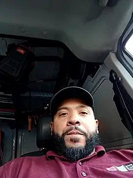 Snapshot of tripping385 chatting on 10.21.25 tripping385 online show from 10.21.25