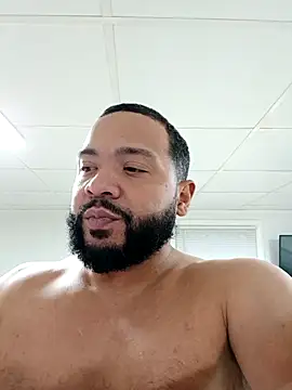 Snapshot of tripping385 chatting on 10.22.25 tripping385 online show from 10.22.25