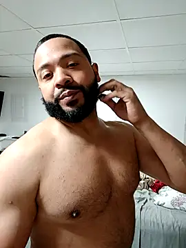 Snapshot of tripping385 chatting on 10.25.25 tripping385 online show from 10.25.25