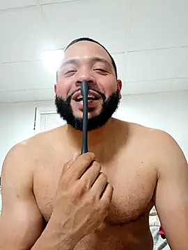 Snapshot of tripping385 chatting on 10.29.25 tripping385 online show from 10.29.25