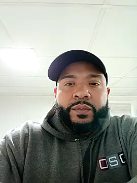 Snapshot of tripping385 chatting on 10.29.25 tripping385 online show from 10.29.25