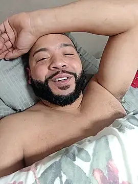 Snapshot of tripping385 chatting on 11.02.25 tripping385 online show from 11.02.25