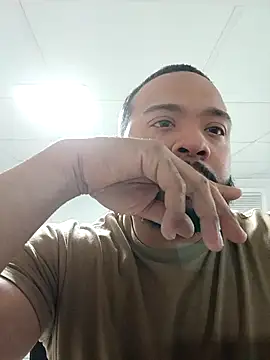 Snapshot of tripping385 chatting on 11.03.25 tripping385 online show from 11.03.25