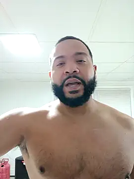 Snapshot of tripping385 chatting on 11.05.25 tripping385 online show from 11.05.25