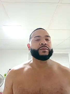 Snapshot of tripping385 chatting on 11.09.25 tripping385 online show from 11.09.25