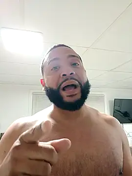 Snapshot of tripping385 chatting on 11.11.25 tripping385 online show from 11.11.25