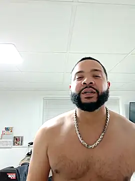 Snapshot of tripping385 chatting on 11.16.25 tripping385 online show from 11.16.25