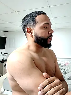 Snapshot of tripping385 chatting on 11.18.25 tripping385 online show from 11.18.25