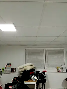 Snapshot of tripping385 chatting on 11.22.25 tripping385 online show from 11.22.25