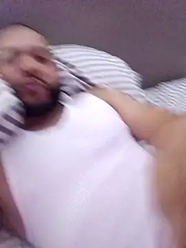 Snapshot of tripping385 chatting on 11.23.25 tripping385 online show from 11.23.25