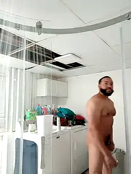 Snapshot of tripping385 chatting on 12.04.25 tripping385 online show from 12.04.25