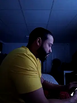 Snapshot of tripping385 chatting on 12.05.25 tripping385 online show from 12.05.25