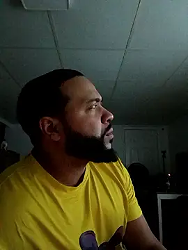 Snapshot of tripping385 chatting on 12.16.25 tripping385 online show from 12.16.25