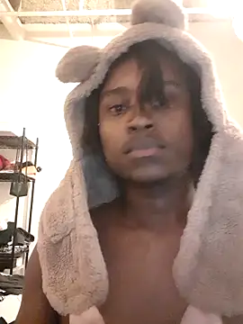 Snapshot of DarkSkinStroker chatting on 10.11.25 DarkSkinStroker online show from 10.11.25