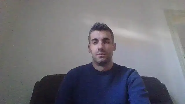Snapshot of JulioIsHere4you chatting on 10.18.25 JulioIsHere4you online show from 10.18.25