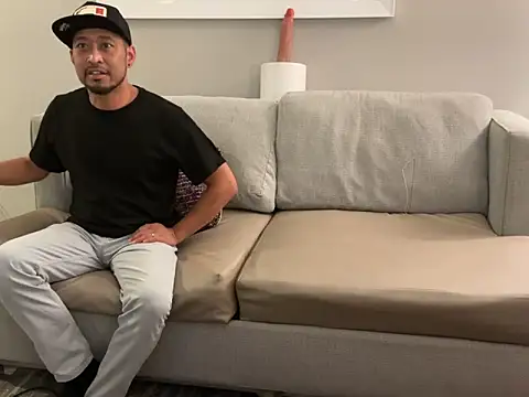 Snapshot of RiverTM chatting on 09.14.25 RiverTM online show from 09.14.25