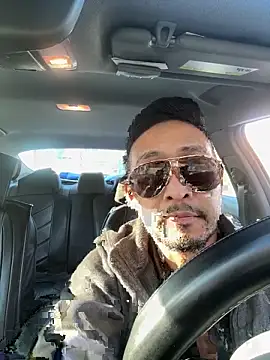 Snapshot of RiverTM chatting on 09.21.25 RiverTM online show from 09.21.25