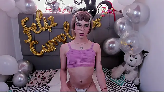 Snapshot of zoe_bunny01 chatting on 10.02.25 zoe bunny01 online show from 10.02.25