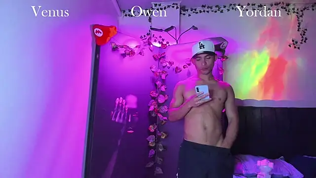 Owen Benkosky online show from 12.03.25