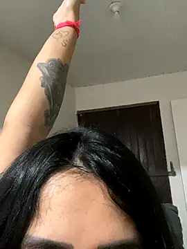 Snapshot of danilyns chatting on 09.30.25 danilyns online show from 09.30.25