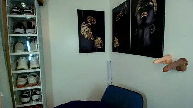 Snapshot of KentAivan chatting on 10.08.25 KentAivan online show from 10.08.25