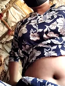 Snapshot of Janvi_Jaitly chatting on 11.22.25 Janvi Jaitly online show from 11.22.25