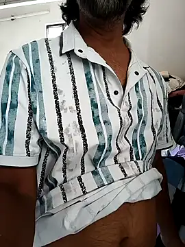 Snapshot of malhotra21 chatting on 09.25.25 malhotra21 online show from 09.25.25