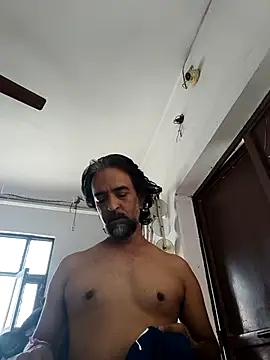 Snapshot of malhotra21 chatting on 10.12.25 malhotra21 online show from 10.12.25