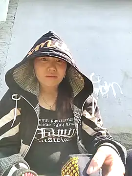 Snapshot of siki-00 chatting on 11.23.25 siki-00 online show from 11.23.25