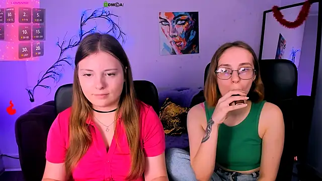 Snapshot of melani_bumm chatting on 11.26.25 melani bumm online show from 11.26.25