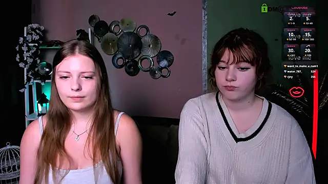 Snapshot of melani_bumm chatting on 12.13.25 melani bumm online show from 12.13.25