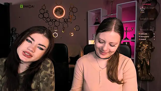 Snapshot of melani_bumm chatting on 12.16.25 melani bumm online show from 12.16.25