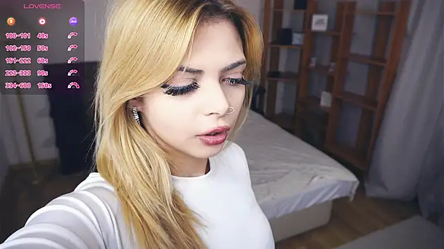 Snapshot of LenitaTumblin chatting on 11.08.25 LenitaTumblin online show from 11.08.25