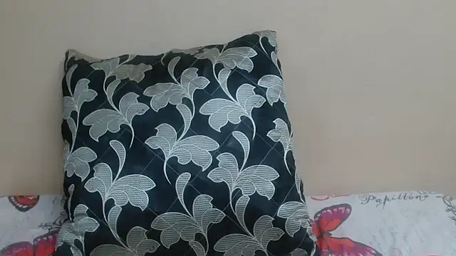 Snapshot of Treasurexmellom chatting on 11.19.25 Treasurexmellom online show from 11.19.25