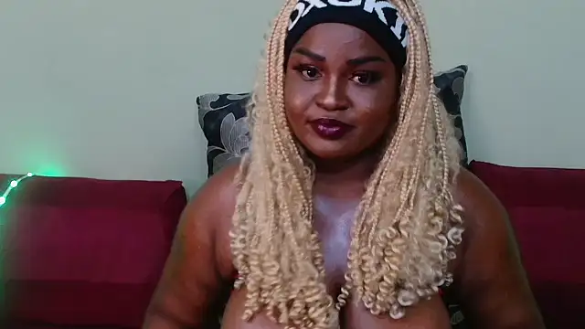 Snapshot of Treasurexmellom chatting on 11.30.25 Treasurexmellom online show from 11.30.25