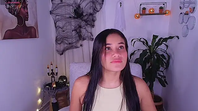 Snapshot of AlisxxnFx chatting on 10.14.25 AlisxxnFx online show from 10.14.25