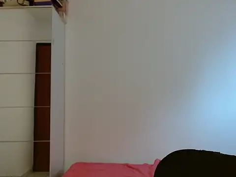 Snapshot of ApenasLys chatting on 04.13.26 ApenasLys online show from 04.13.26