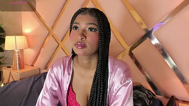 SophiaBloss online show from 10.30.25