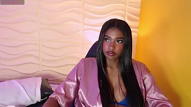 SophiaBloss online show from 11.28.25