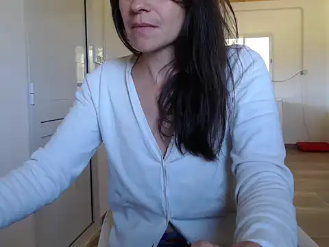 Missforever online show from 11.17.25