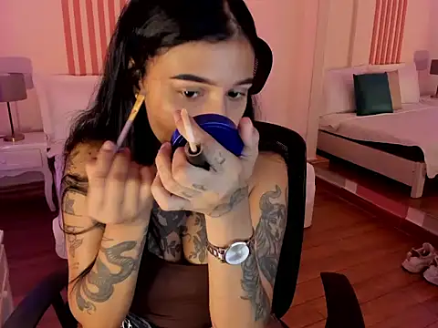 Snapshot of _Sharloth_ chatting on 12.03.25 Sharloth online show from 12.03.25