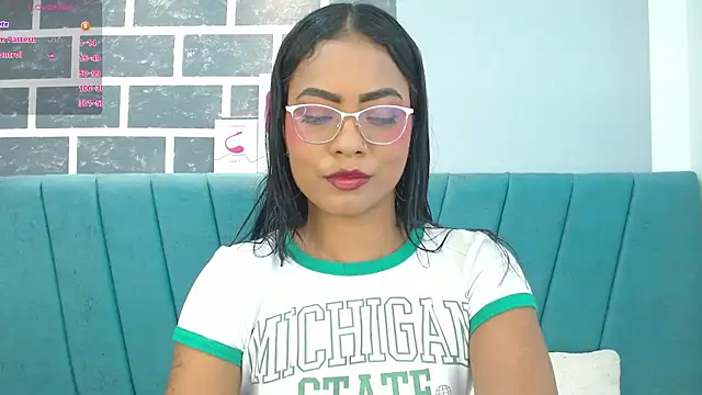 Snapshot of Chloe_Brown3 chatting on 09.17.25 Chloe Brown3 online show from 09.17.25