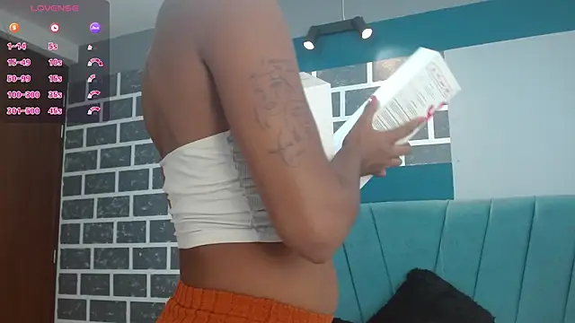 Snapshot of Chloe_Brown3 chatting on 11.14.25 Chloe Brown3 online show from 11.14.25